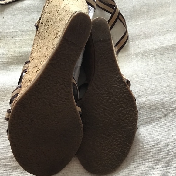 Wedge cork heeled sandal - Picture 3 of 3